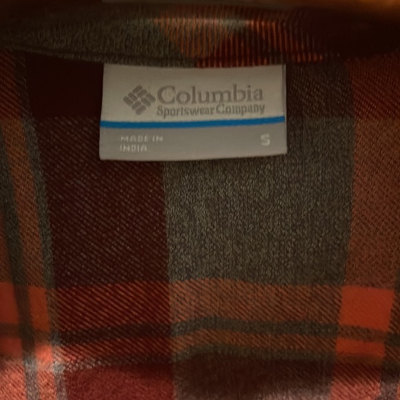 NWT Columbia Women’s Flannel Button Down V-neck Plaid sz S - Picture 3 of 4
